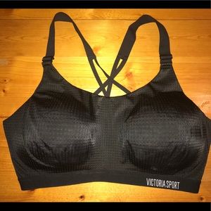Victoria sport- light weight by Victory’s Secret